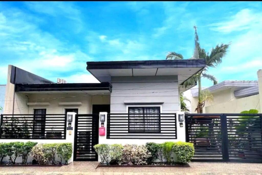 Home Away From Home. Bacolod Dış mekan fotoğraf