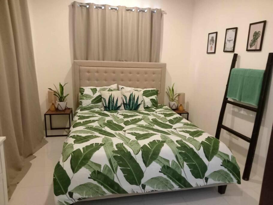 Home Away From Home. Bacolod Dış mekan fotoğraf