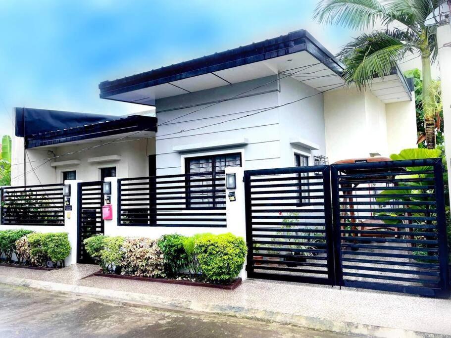 Home Away From Home. Bacolod Dış mekan fotoğraf