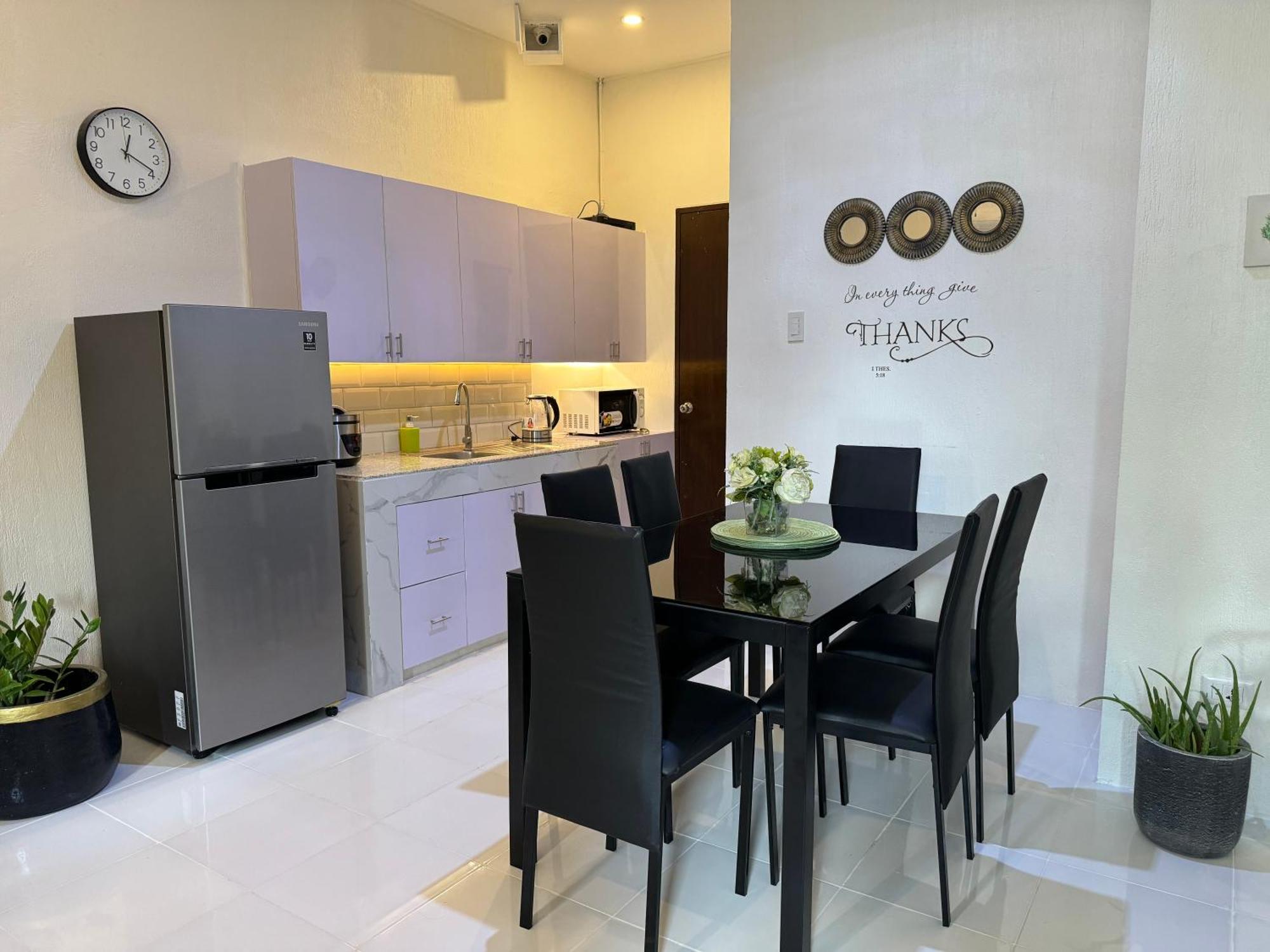 Home Away From Home. Bacolod Dış mekan fotoğraf